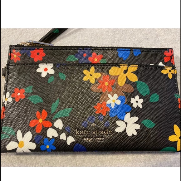 kate spade Handbags - Medium double zip wristlet staci sailing floral
